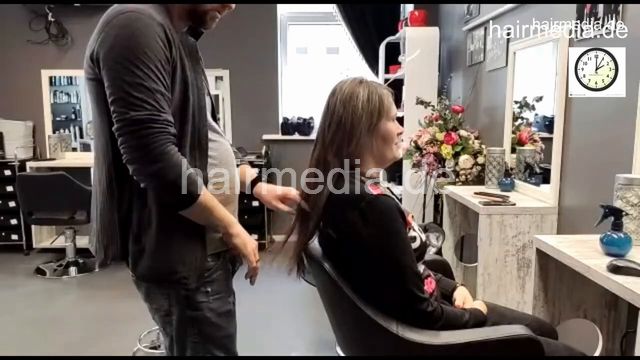 7201 Ukrainian hairdresser in Kaunas 220330 drycut 2 bob cut