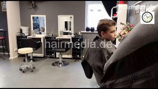 7201 Ukrainian hairdresser in Kaunas 220330 drycut 3 young boy haircut