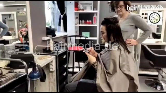 7201 Ukrainian hairdresser in Kaunas 220330 drycut 6 cut and blow