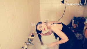 1195 Francesca 220416b self home shampooing forward hairwash