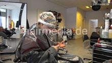 Carica l&#39;immagine nel visualizzatore di Gallery, 7202 Ukrainian hairdresser in Berlin 220515 1st 3 perm