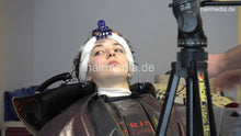 Cargar imagen en el visor de la galería, 7202 Ukrainian hairdresser in Berlin 220515 1st 4 perm - Zoya controlled