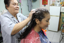 Cargar imagen en el visor de la galería, 359 Hye Won shampoo into dry hair 511 pictures for download