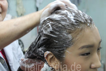 Laden Sie das Bild in den Galerie-Viewer, 359 Hye Won shampoo into dry hair 511 pictures for download