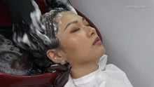 Load image into Gallery viewer, 359 Helen rubber glove forward and backward shampooing by barber