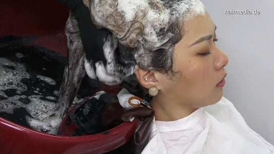 359 Helen rubber glove forward and backward shampooing by barber