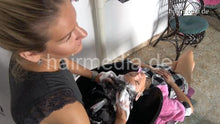 Load image into Gallery viewer, 374 Barberette Neda by Sandra backward shampooing shampoogirls each other