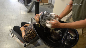 382 03 Shilpa by Barber Odin backward shampoo