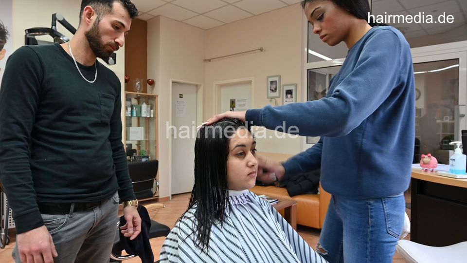 2028 03 Denisa by Slave Joan scalp massage