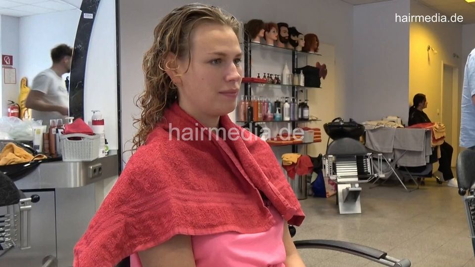 7202 Ukrainian hairdresser in Berlin 220515 3rd 2 perm set