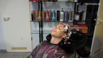 7202 Ukrainian hairdresser in Berlin 220515 3rd 3 perm process