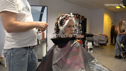 7202 Ukrainian hairdresser in Berlin 220515 3rd 3 perm process