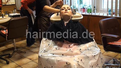 4007 AngelikaM 2 wash in salon backward shampoobowl in white thin pvc cape