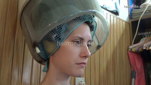 4114 Olga barber shampoo and wet set