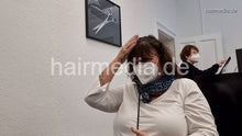 Laden Sie das Bild in den Galerie-Viewer, 4116 12 Marita by headscarfe barberette Lilly introduction and waiting part