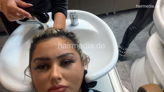 4117 Judy 1021 highlighting Part 2 shampoo and blow out by barberette Hamburg