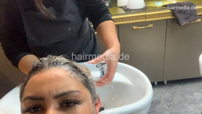 4117 Judy 1021 highlighting Part 2 shampoo and blow out by barberette Hamburg