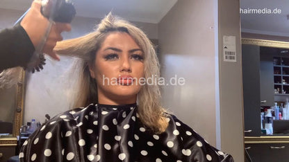 4117 Judy 1021 highlighting Part 2 shampoo and blow out by barberette Hamburg