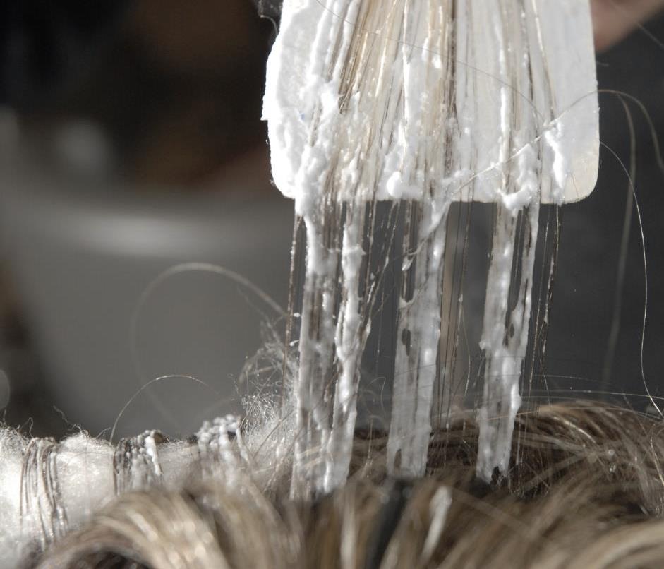 450 AlisaF 2006 highlights bleaching Berlin Salon and smoking scene