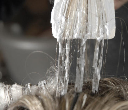 450 AlisaF 2006 highlights bleaching Berlin Salon and smoking scene