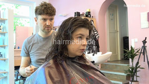 7202 Ukrainian hairdresser in Berlin 220515 4th 2 Zoya controlled cut and haircare