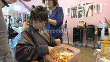 Cargar imagen en el visor de la galería, 7202 Ukrainian hairdresser in Berlin 220515 4th 3 teen perm set