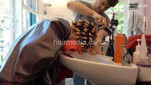 7202 Ukrainian hairdresser in Berlin 220515 4th 5 perm process