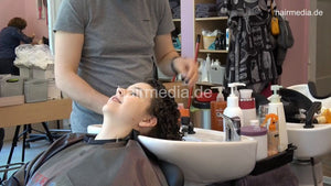 7202 Ukrainian hairdresser in Berlin 220515 4th 5 perm process