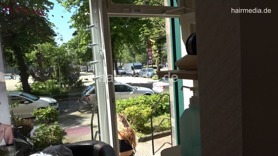 7202 Ukrainian hairdresser in Berlin 220515 4th 6 teen perm process and finish