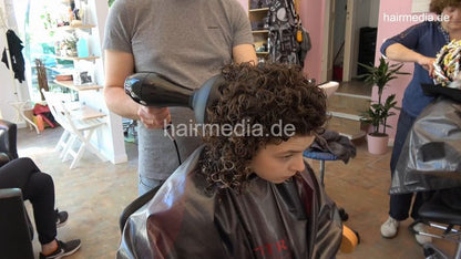 7202 Ukrainian hairdresser in Berlin 220515 4th 6 teen perm process and finish