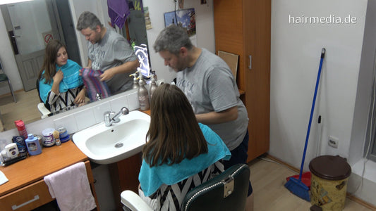 535 6 Mina head and face forward wash by old barber