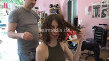 Carica l&#39;immagine nel visualizzatore di Gallery, 7202 Ukrainian hairdresser in Berlin 220515 5th 1 shampooing and bonett dryer haircare