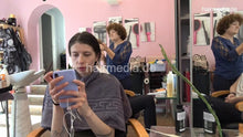Cargar imagen en el visor de la galería, 7202 Ukrainian hairdresser in Berlin 220515 5th 1 shampooing and bonett dryer haircare