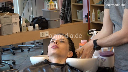 7202 Ukrainian hairdresser in Berlin 220515 5th 4 perm and finish