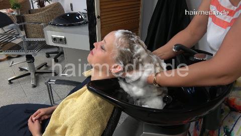 6191 VictoriaS shampooing backward hair wash in large cape