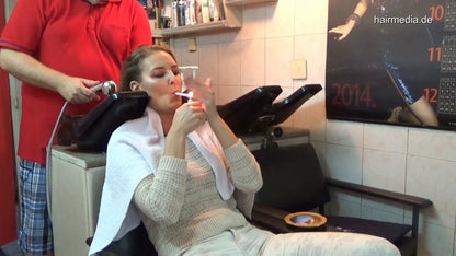 6196 Angelina 1 smoking shampooing by barber
