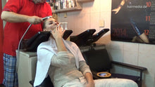 Cargar imagen en el visor de la galería, 6196 Angelina 1 smoking shampooing by barber