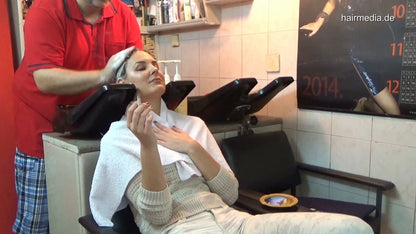 6196 Angelina 1 smoking shampooing by barber