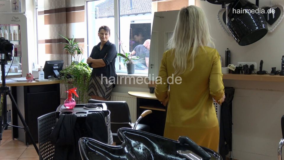 6211 05 Dzaklina by BabsiS JS special backward shampooing yellow nails look