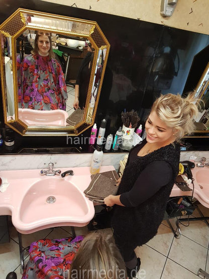 6302 KarinaB 1 by MariaK forward shampoo hairwash in pink bowl