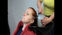 Cargar imagen en el visor de la galería, 7202 Ukrainian hairdresser in Berlin 220515 6th 1 shampooing redhead Zoya controlled