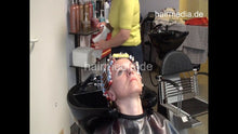 Laden Sie das Bild in den Galerie-Viewer, 7202 Ukrainian hairdresser in Berlin 220515 6th 3 perm redhead Zoya controlled