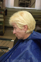 Laden Sie das Bild in den Galerie-Viewer, 7090 s0421 Barberette PetraS by colleauge 1 forward shampooing in vintage hairsalon in apron