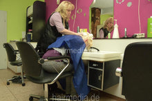 Cargar imagen en el visor de la galería, 7090 s0421 Barberette PetraS by colleauge 1 forward shampooing in vintage hairsalon in apron