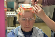 Cargar imagen en el visor de la galería, 7090 s0421 Barberette PetraS by colleauge 2 small rod wet set on short blonde hair