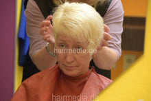 Load image into Gallery viewer, 7090 s0421 Barberette PetraS by colleauge 4 backward shampooing