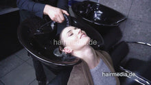 Laden Sie das Bild in den Galerie-Viewer, 7200 Maria hair wash - salon shampoo by Ukrainian barber