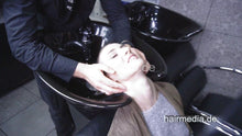 Laden Sie das Bild in den Galerie-Viewer, 7200 Maria hair wash - salon shampoo by Ukrainian barber
