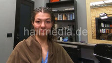 Carica l&#39;immagine nel visualizzatore di Gallery, 7200 longshirt lady 1 backward shampoo by barber chaircam