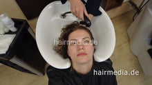 Carica l&#39;immagine nel visualizzatore di Gallery, 7201 Ukrainian hairdresser in Kaunas 220501 drycut curly Anastasia